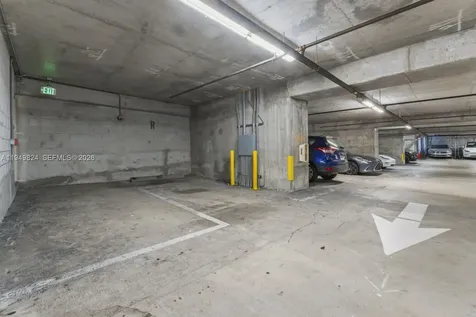 185 SW 7th Street Miami FL 33130