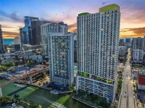 185 SW 7th Street Miami FL 33130