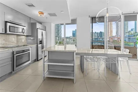 185 SW 7th Street Miami FL 33130