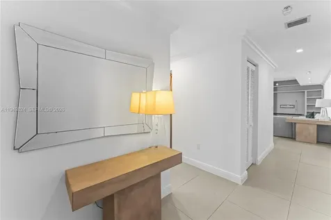 185 SW 7th Street Miami FL 33130