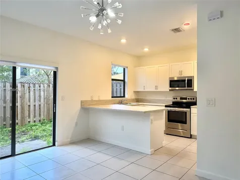 21050 NE 8th Avenue Miami FL 33179