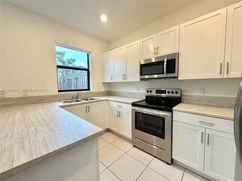 21050 NE 8th Avenue Miami FL 33179