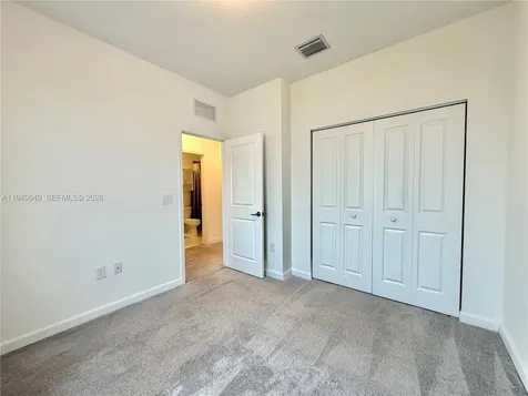 21050 NE 8th Avenue Miami FL 33179