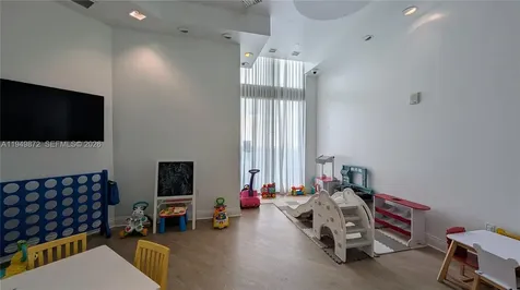 350 S Miami Avenue Miami FL 33130