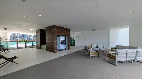 350 S Miami Avenue Miami FL 33130