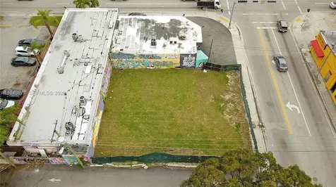 2219 NW 28th Street Miami FL 33142