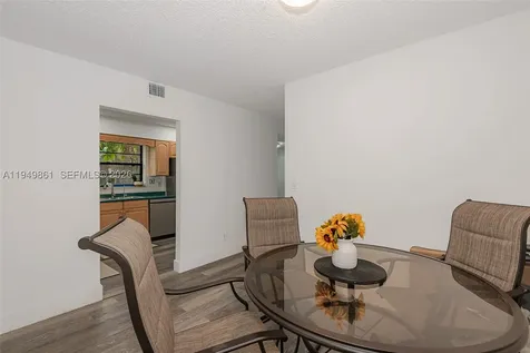 1501 NW 90th Way Pembroke Pines FL 33024
