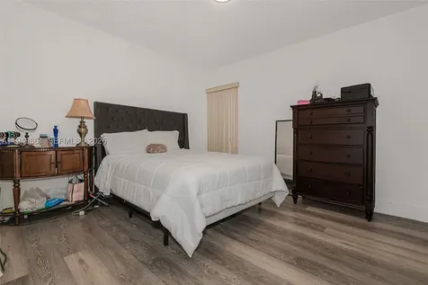 1501 NW 90th Way Pembroke Pines FL 33024