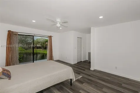 1501 NW 90th Way Pembroke Pines FL 33024