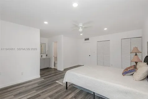 1501 NW 90th Way Pembroke Pines FL 33024