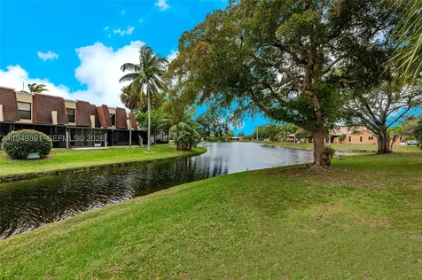 1501 NW 90th Way Pembroke Pines FL 33024