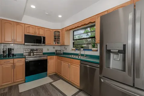 1501 NW 90th Way Pembroke Pines FL 33024