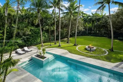 5002 SW 86th Street Miami FL 33143