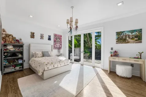 5002 SW 86th Street Miami FL 33143