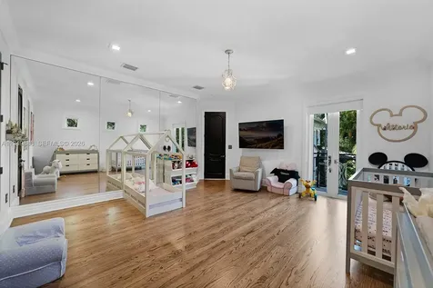 5002 SW 86th Street Miami FL 33143