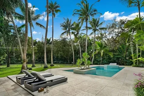5002 SW 86th Street Miami FL 33143