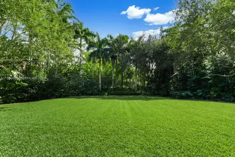 5002 SW 86th Street Miami FL 33143