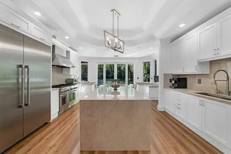5002 SW 86th Street Miami FL 33143