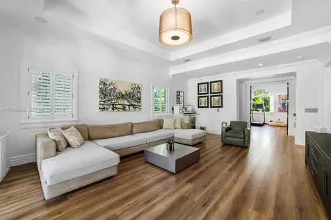 5002 SW 86th Street Miami FL 33143