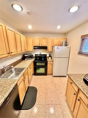 7561 NW 16th Street Plantation FL 33313