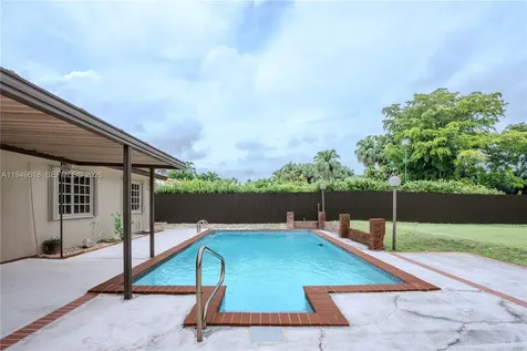 2431 SW 124 Avenue Miami FL 33175