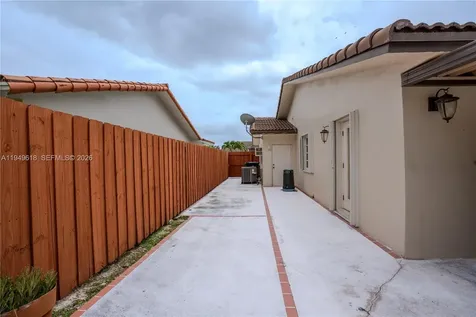 2431 SW 124 Avenue Miami FL 33175