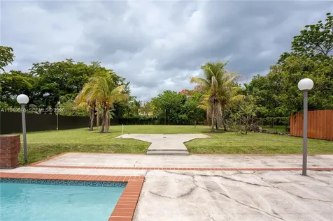 2431 SW 124 Avenue Miami FL 33175