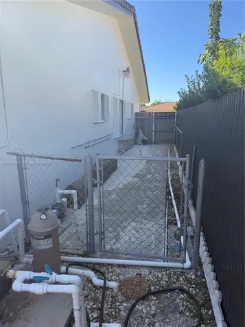 2431 SW 124 Avenue Miami FL 33175