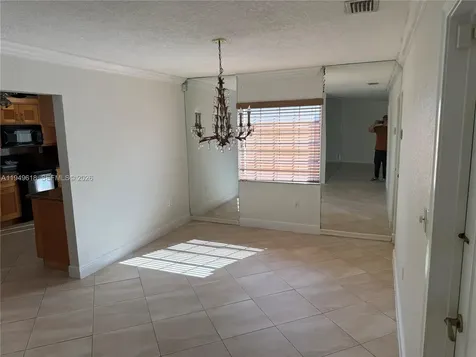 2431 SW 124 Avenue Miami FL 33175