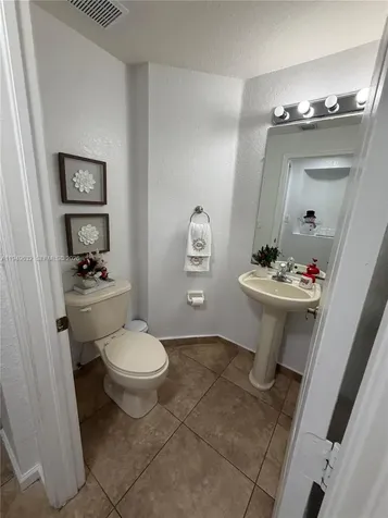 8814 W Flagler Street Miami FL 33174