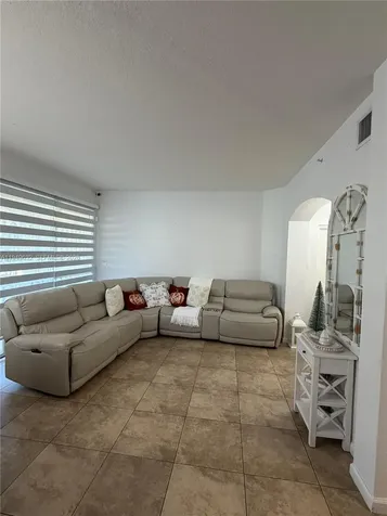 8814 W Flagler Street Miami FL 33174