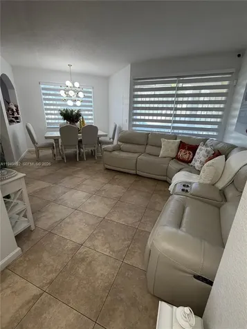 8814 W Flagler Street Miami FL 33174
