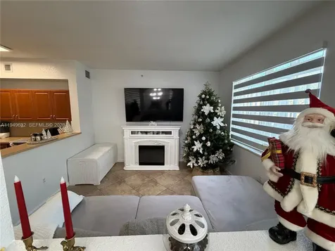 8814 W Flagler Street Miami FL 33174