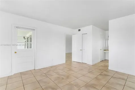 2500 SW 81st Avenue Davie FL 33324