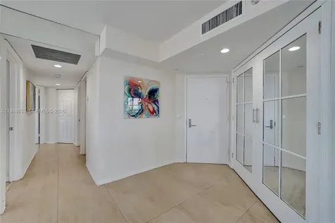 3500 Mystic Pointe Drive Aventura FL 33180