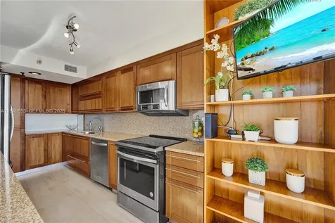 3500 Mystic Pointe Drive Aventura FL 33180