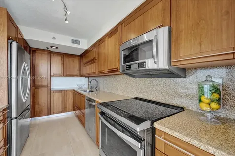 3500 Mystic Pointe Drive Aventura FL 33180