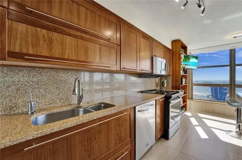 3500 Mystic Pointe Drive Aventura FL 33180