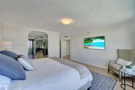 3500 Mystic Pointe Drive Aventura FL 33180