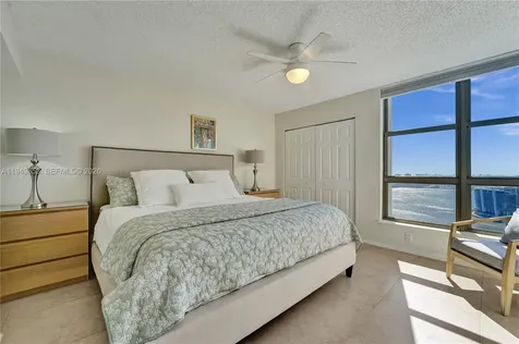 3500 Mystic Pointe Drive Aventura FL 33180