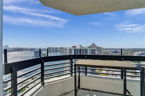 3500 Mystic Pointe Drive Aventura FL 33180