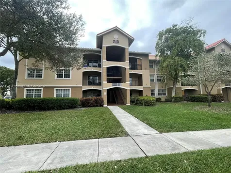160 SW 117th Terrace Pembroke Pines FL 33025