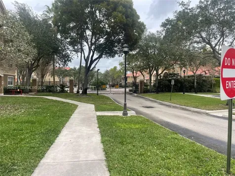 160 SW 117th Terrace Pembroke Pines FL 33025