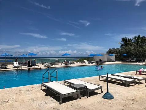 19201 Collins Avenue Sunny Isles Beach FL 33160