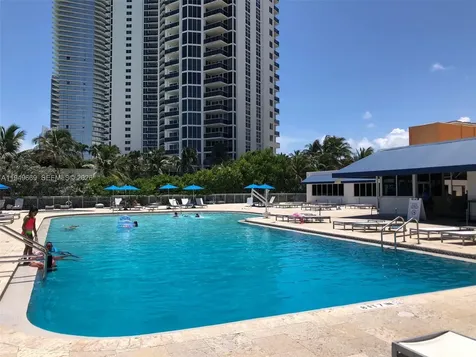 19201 Collins Avenue Sunny Isles Beach FL 33160