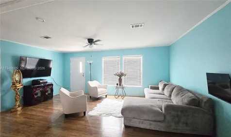 612 Hunting Club Avenue Clewiston FL 33440