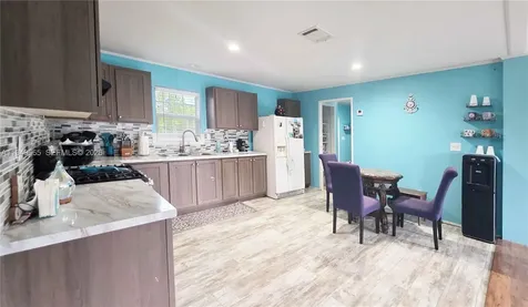 612 Hunting Club Avenue Clewiston FL 33440