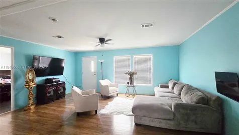 612 Hunting Club Avenue Clewiston FL 33440