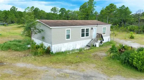 612 Hunting Club Avenue Clewiston FL 33440