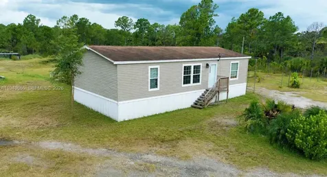 612 Hunting Club Avenue Clewiston FL 33440
